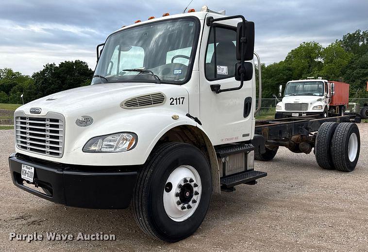 Image of Freightliner M2 Primary image
