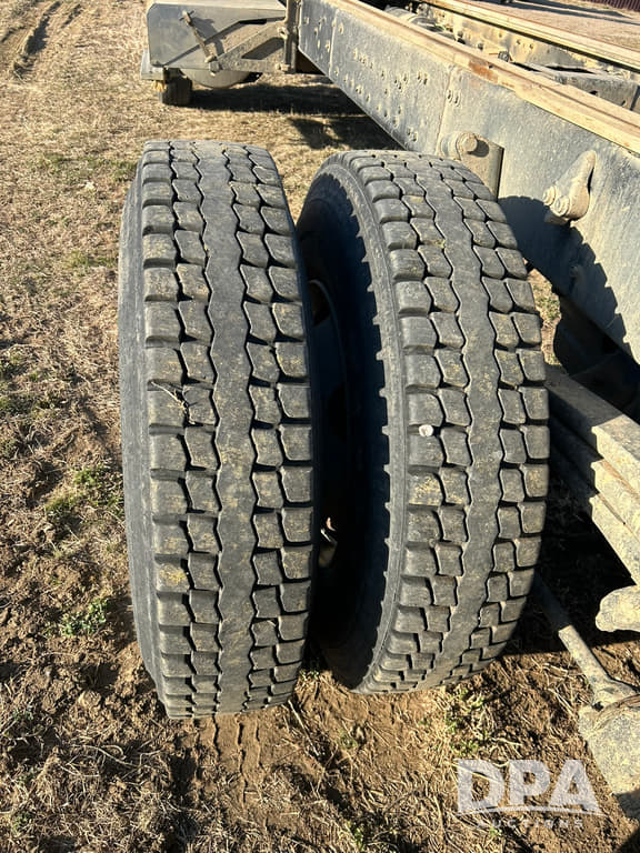 Image of Freightliner M2 equipment image 4