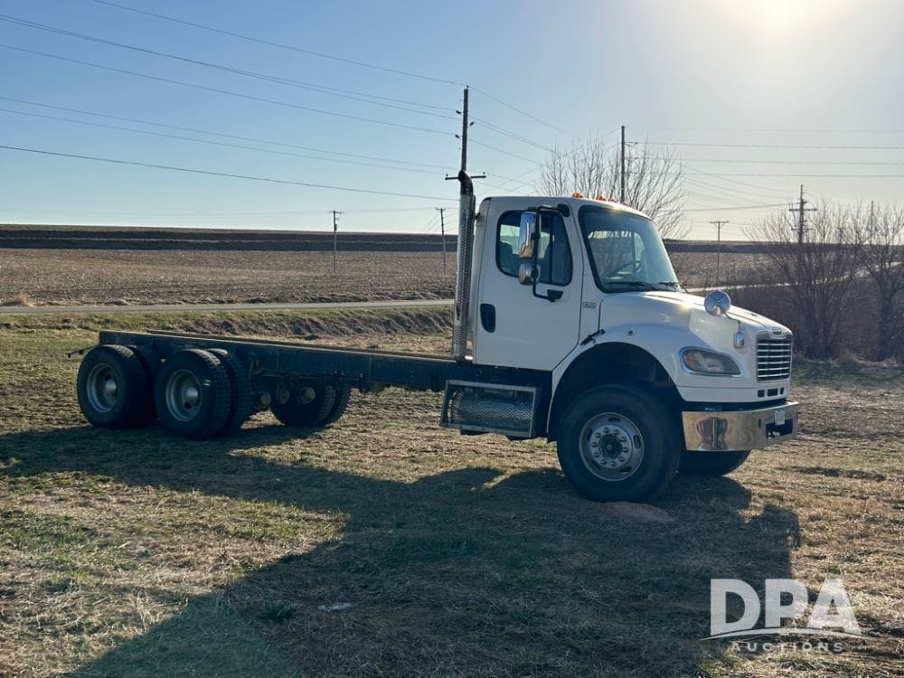 2009 Freightliner M2 Equipment Image0