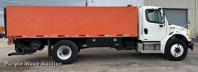 Image of Freightliner M2 equipment image 3