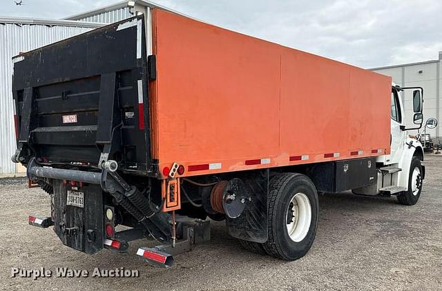 Image of Freightliner M2 equipment image 4
