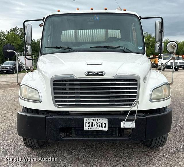 Image of Freightliner M2 equipment image 1