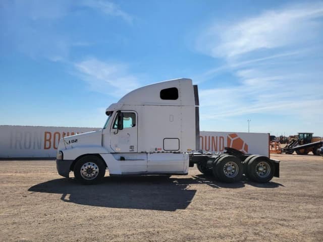 Image of Freightliner ST120 equipment image 1