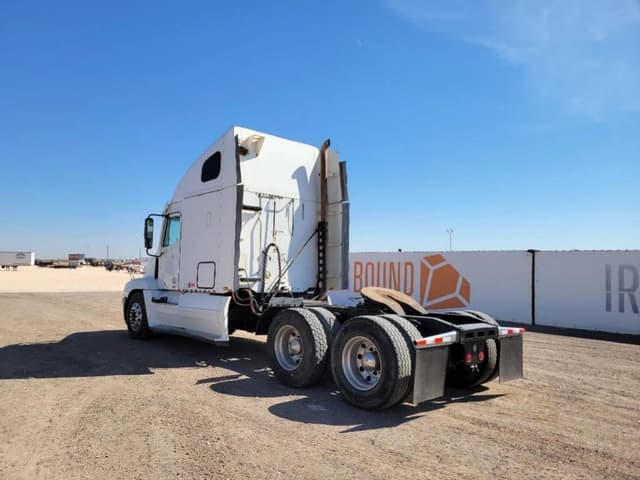 Image of Freightliner ST120 equipment image 2