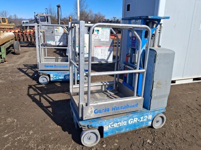 Image of Genie GR12 equipment image 1