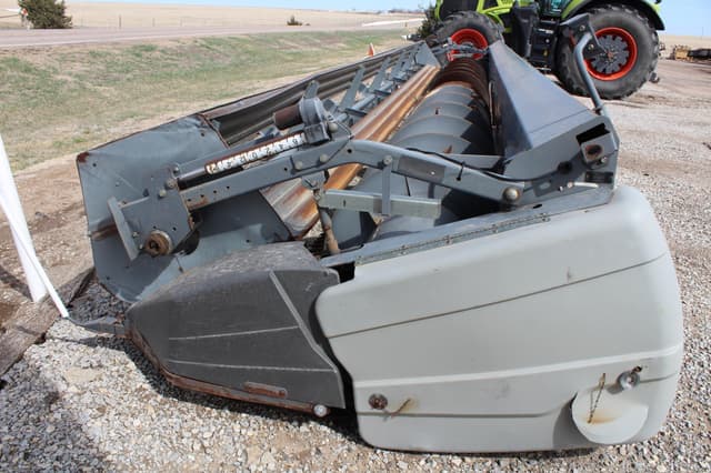 Image of Gleaner 7200 equipment image 1