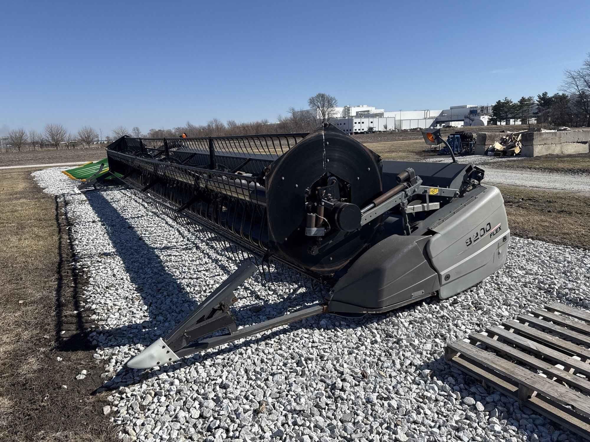 2009 Gleaner 8200-35 Equipment Image0