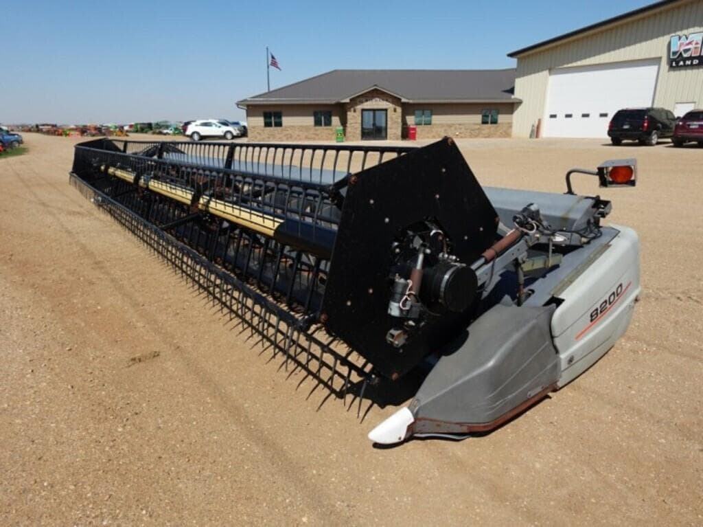 Image of Gleaner 8200 Primary image