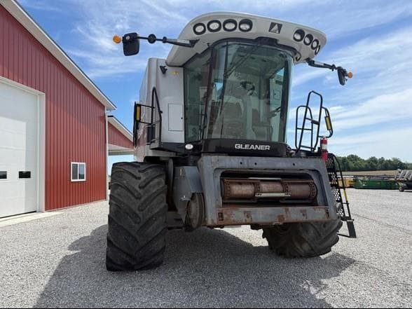 Image of Gleaner A76 equipment image 3