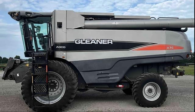 Image of Gleaner A76 equipment image 2