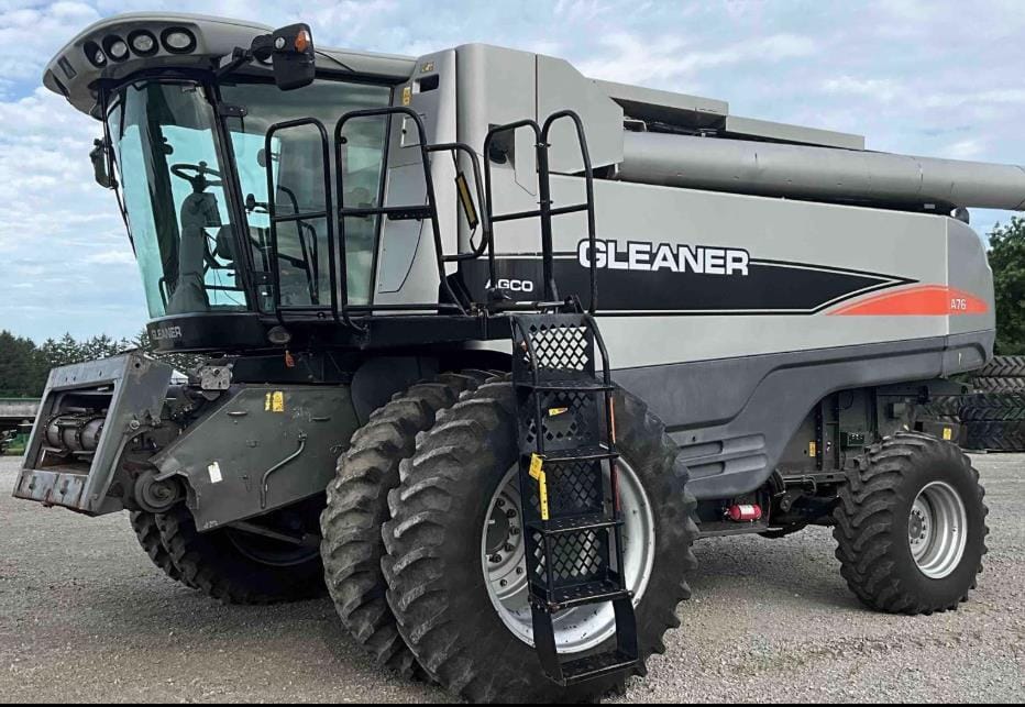 2009 Gleaner A76 Equipment Image0