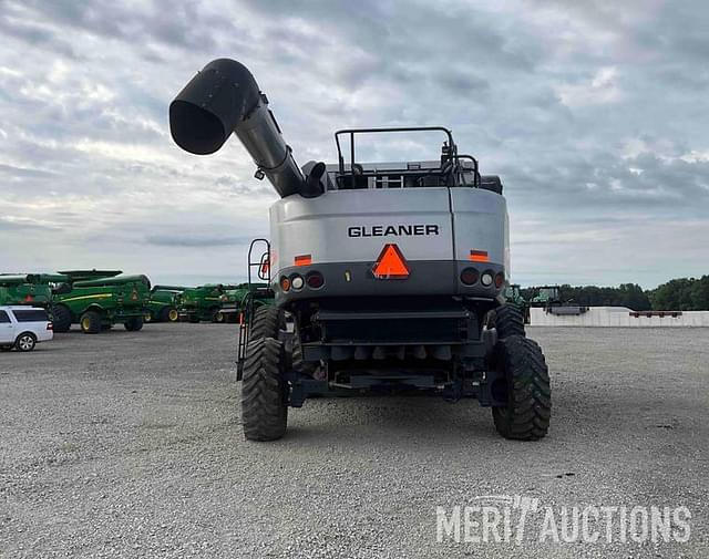 Image of Gleaner A76 equipment image 3