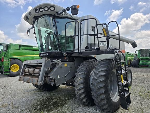 Image of Gleaner A76 equipment image 3