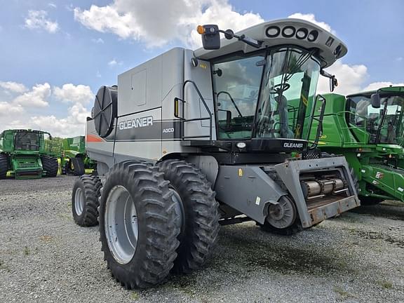Image of Gleaner A76 equipment image 1
