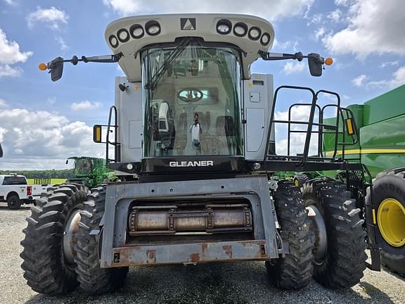 Image of Gleaner A76 equipment image 2