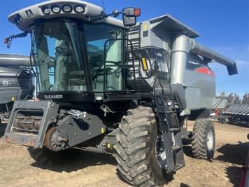 Main image Gleaner R66