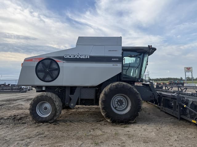 Image of Gleaner R66 equipment image 3