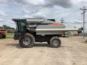 Main image Gleaner R76