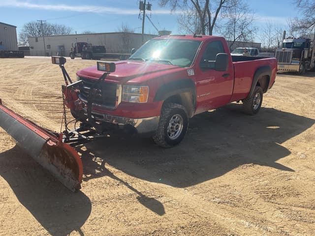 Image of GMC 2500HD equipment image 2