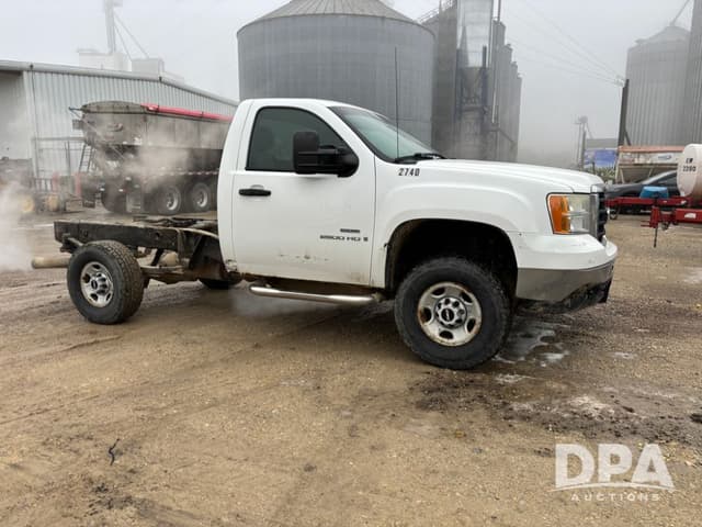 Image of GMC 2500HD equipment image 1