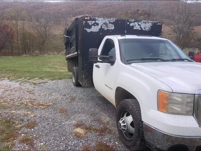 Image of GMC 3500 equipment image 2