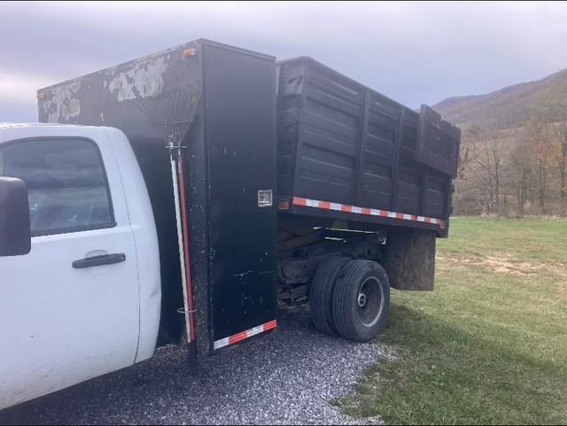 Image of GMC 3500 equipment image 3