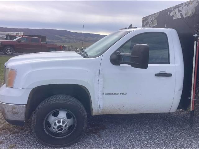 Image of GMC 3500 equipment image 1