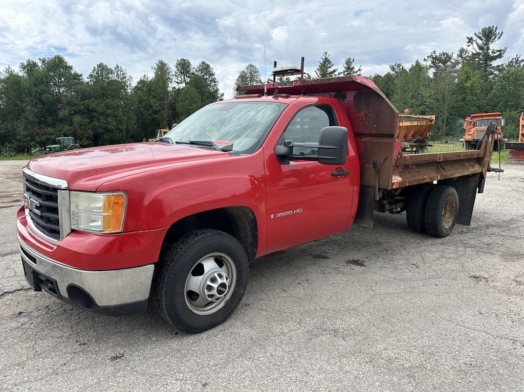 Image of GMC 3500HD Primary image