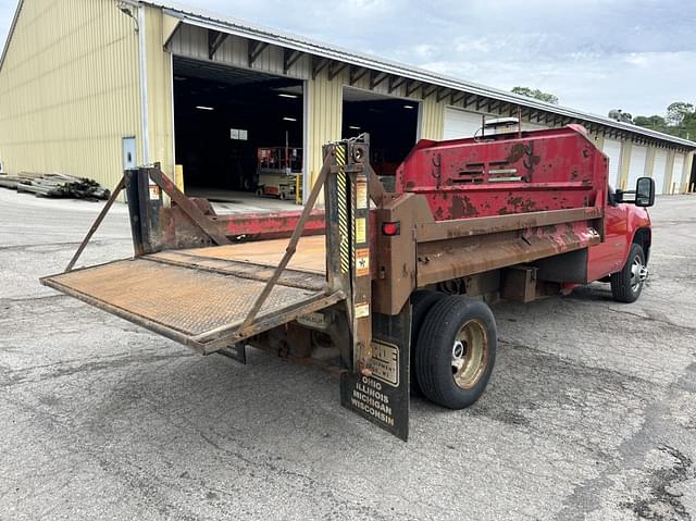 Image of GMC 3500HD equipment image 4