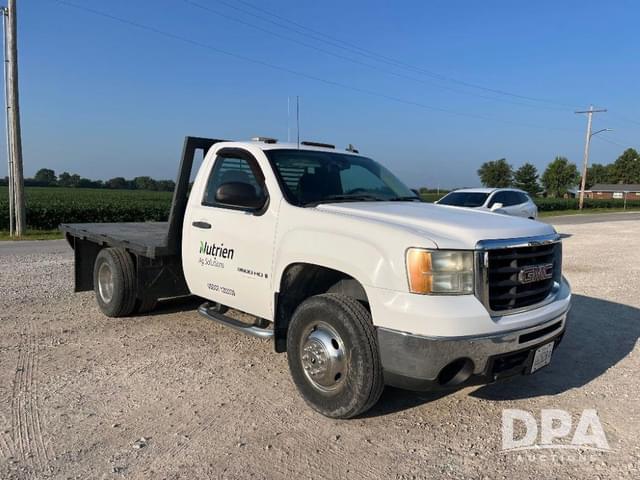 Image of GMC 3500HD equipment image 4