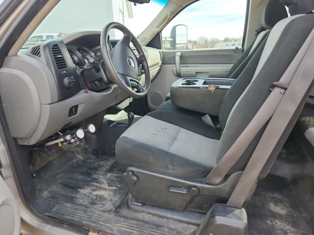 Image of GMC 3500HD equipment image 3