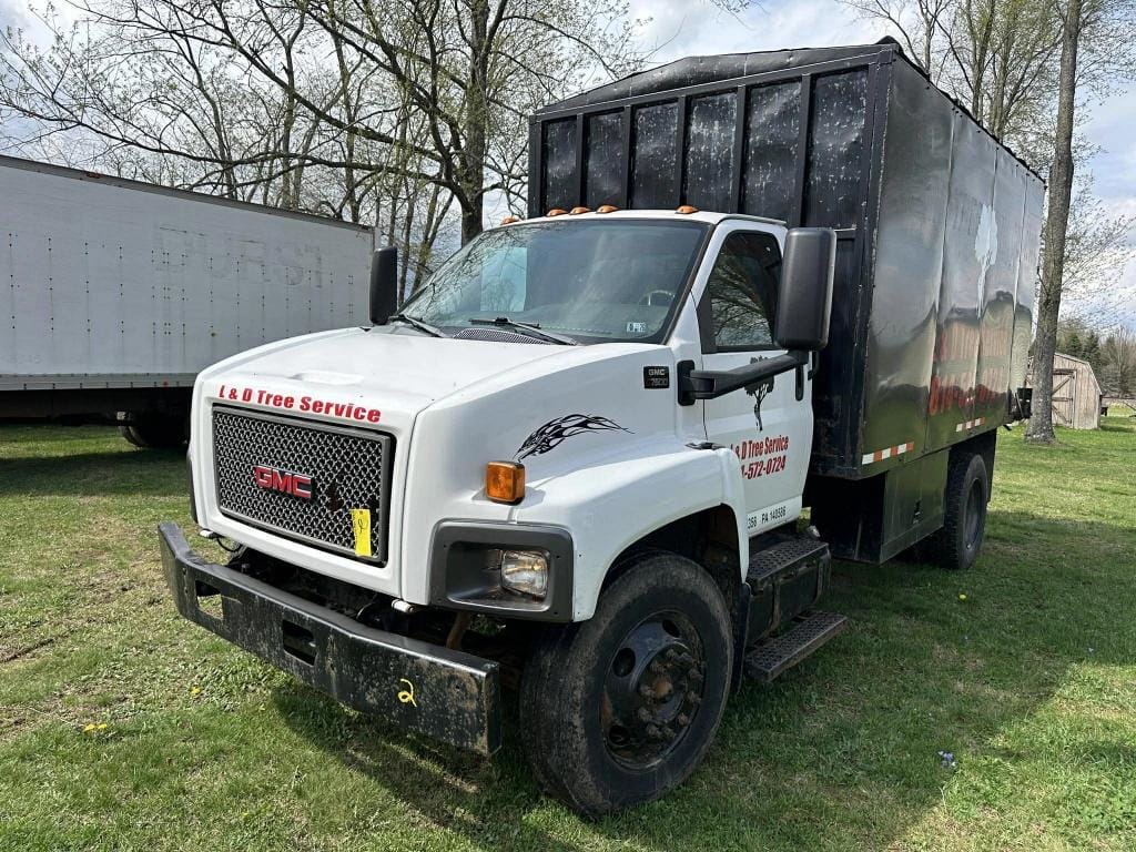 2009 GMC 7500 Equipment Image0
