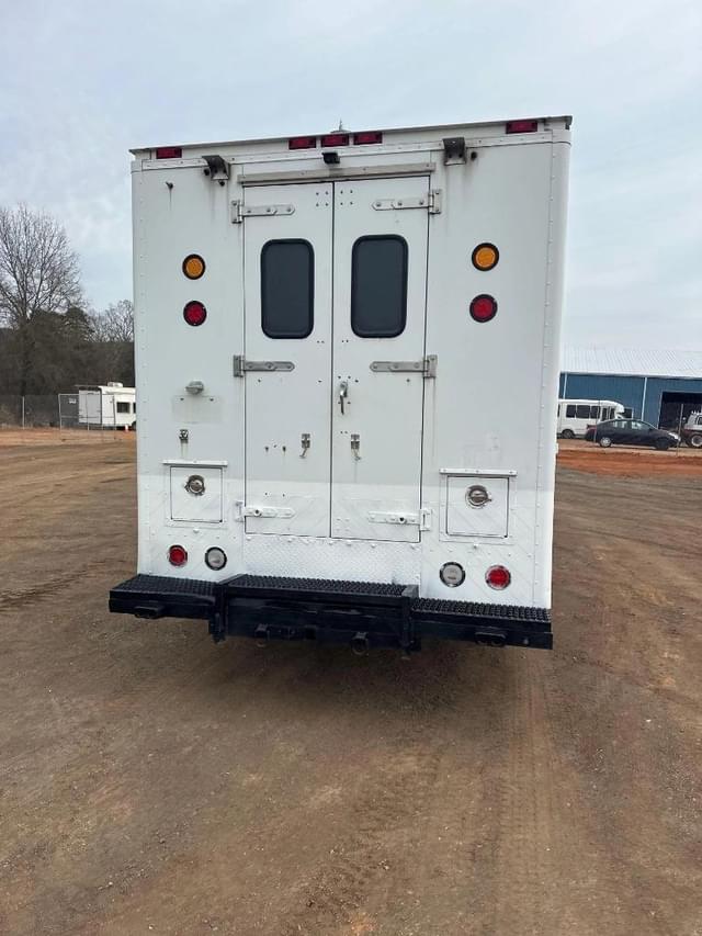 Image of GMC C4500 equipment image 4