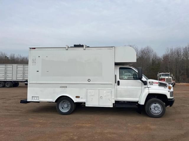 Image of GMC C4500 equipment image 2
