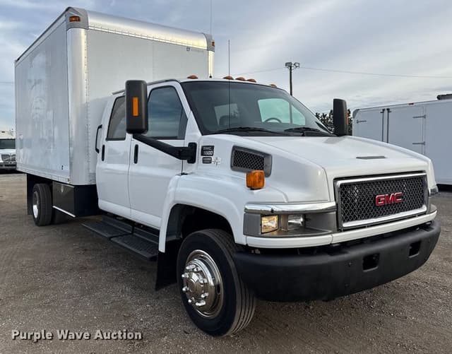 Image of GMC C5500 equipment image 2
