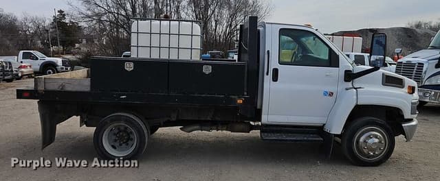 Image of GMC C5500 equipment image 3