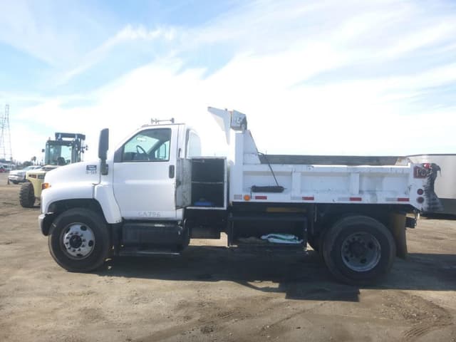 Image of GMC C7500 equipment image 4