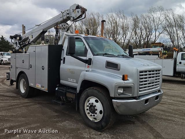 Image of GMC C7500 equipment image 2
