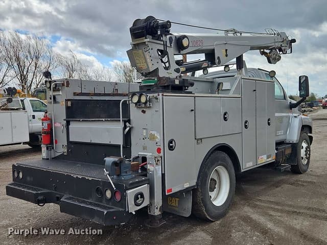 Image of GMC C7500 equipment image 4
