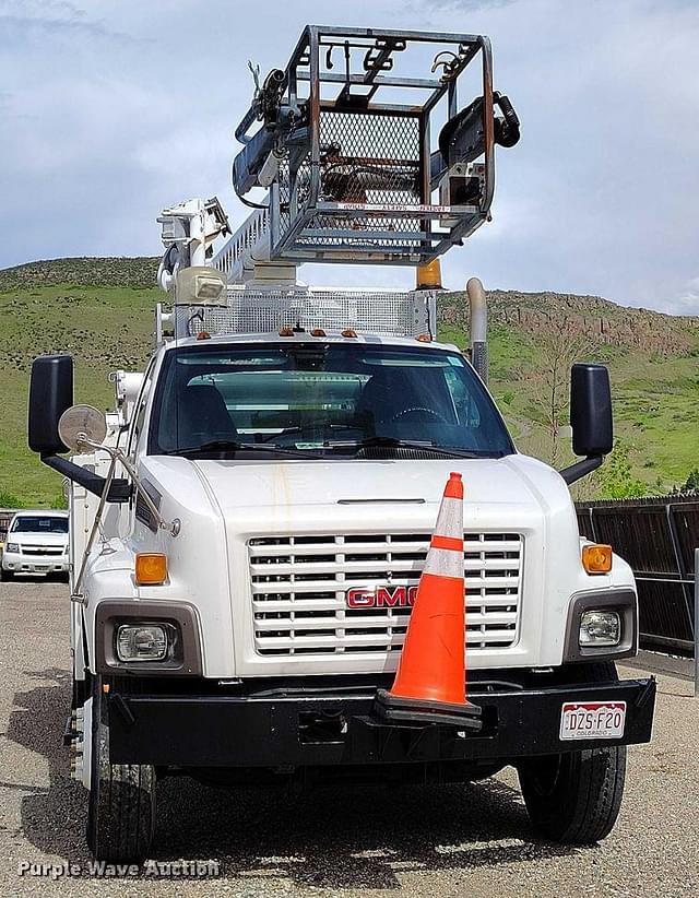 Image of GMC C8500 equipment image 1