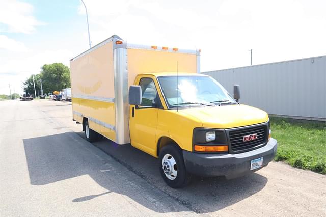 Image of GMC Savana G3500 equipment image 1