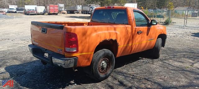 Image of GMC Sierra 1500 equipment image 2