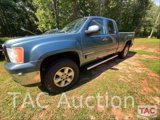Image of GMC Sierra 1500 equipment image 4