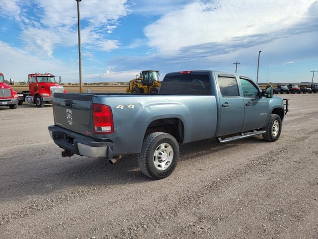 Image of GMC 2500HD equipment image 2