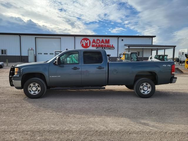 Image of GMC 2500HD equipment image 4