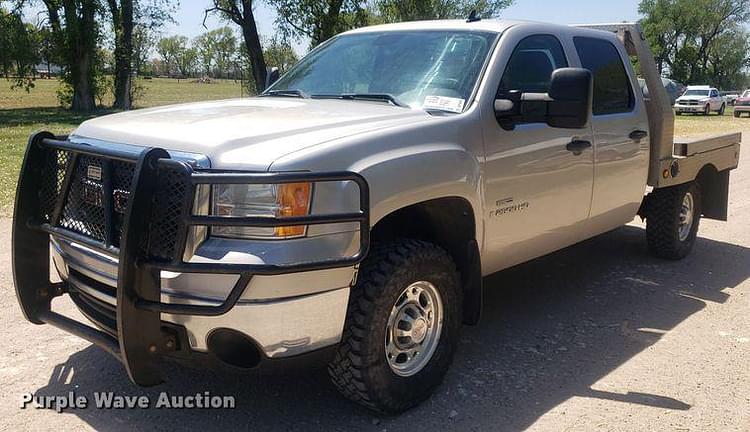 2009 GMC 2500HD Equipment Image0