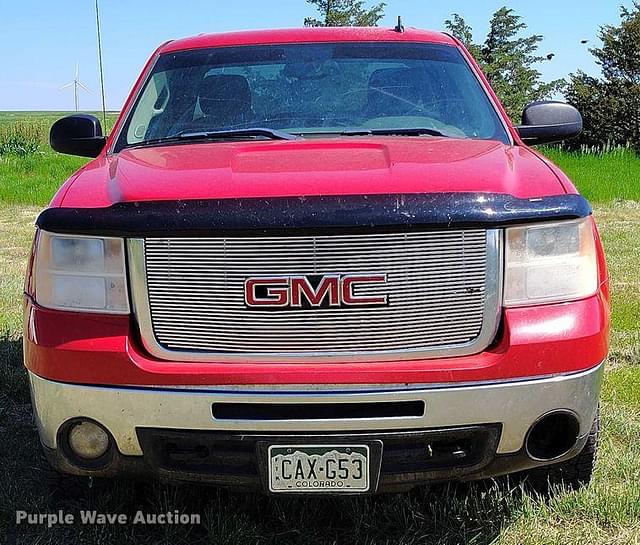 Image of GMC 2500HD equipment image 1