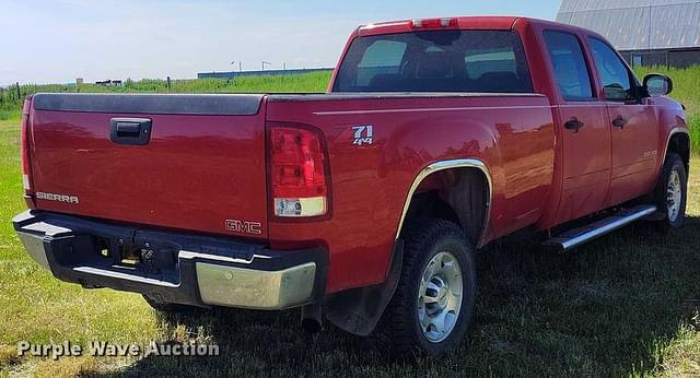 Image of GMC 2500HD equipment image 4
