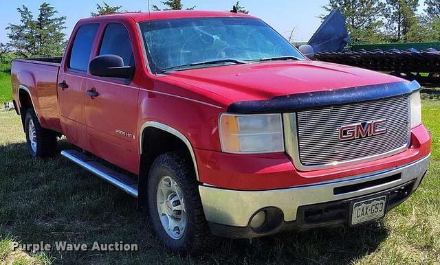 Image of GMC 2500HD equipment image 2