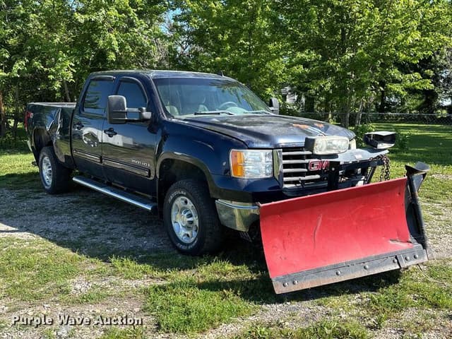 Image of GMC 2500HD equipment image 2